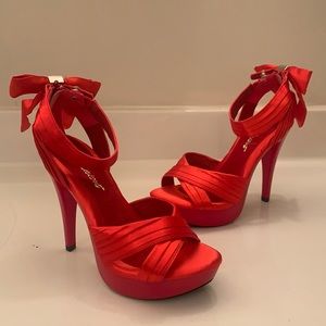 Fabulicious Ankle Strap Sandal Heel